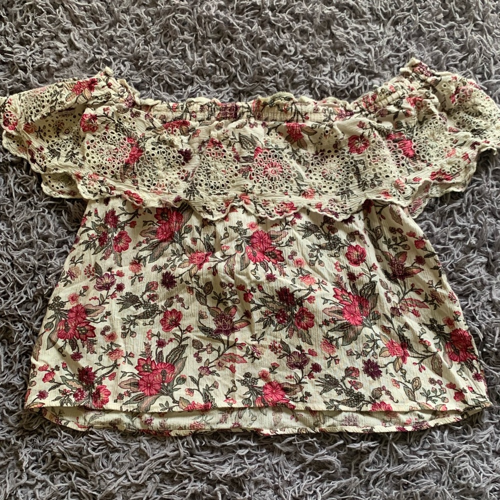 Off-the-shoulder Shirt